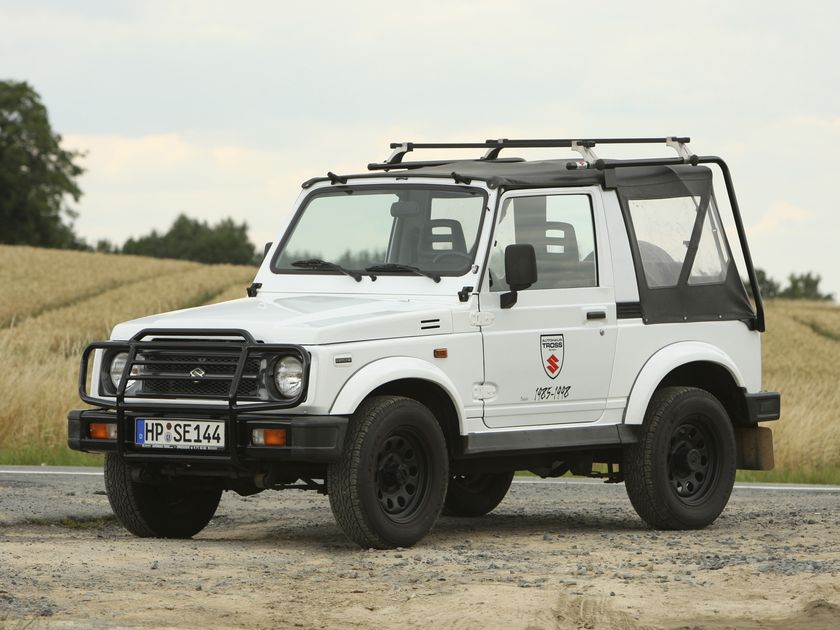 Samurai Canvas Top (Германия): багажник, кенгурятник и дилерская наклейка Autohaus Tross