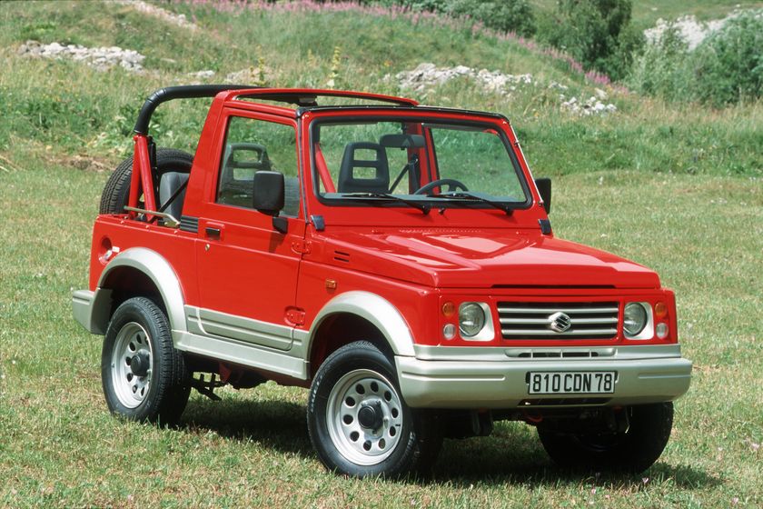 Santana Samurai E-III (1998–2004): решётка-соты с «S», повторители у фар, двухцветная окраска (здесь — 1.9D)