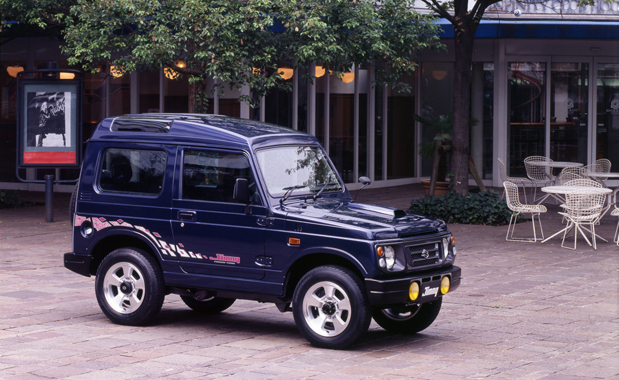 Jimny YC Panoramic Roof — розово-белая графика