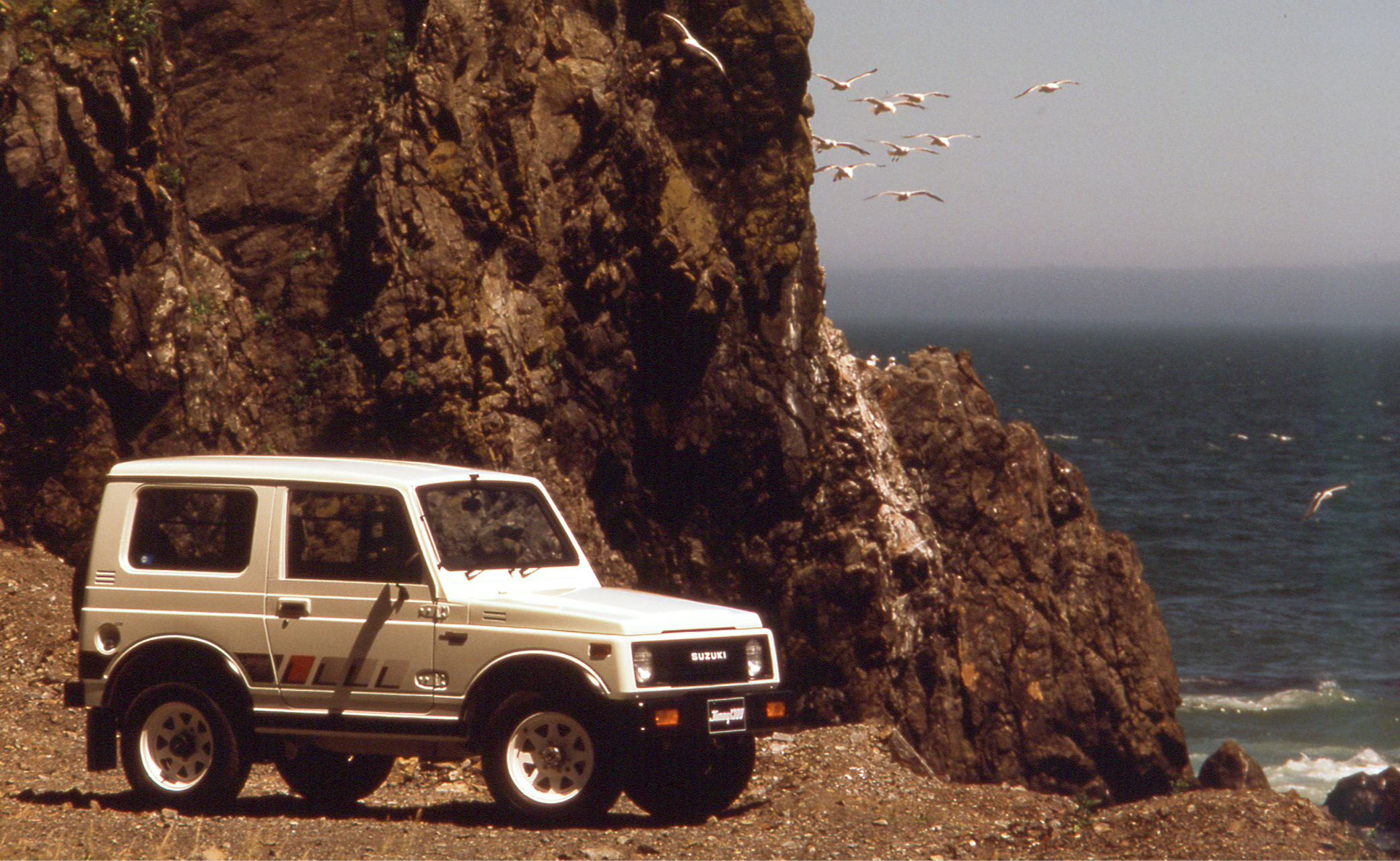 Jimny 1300 Wagon — нижние наклонные поля
