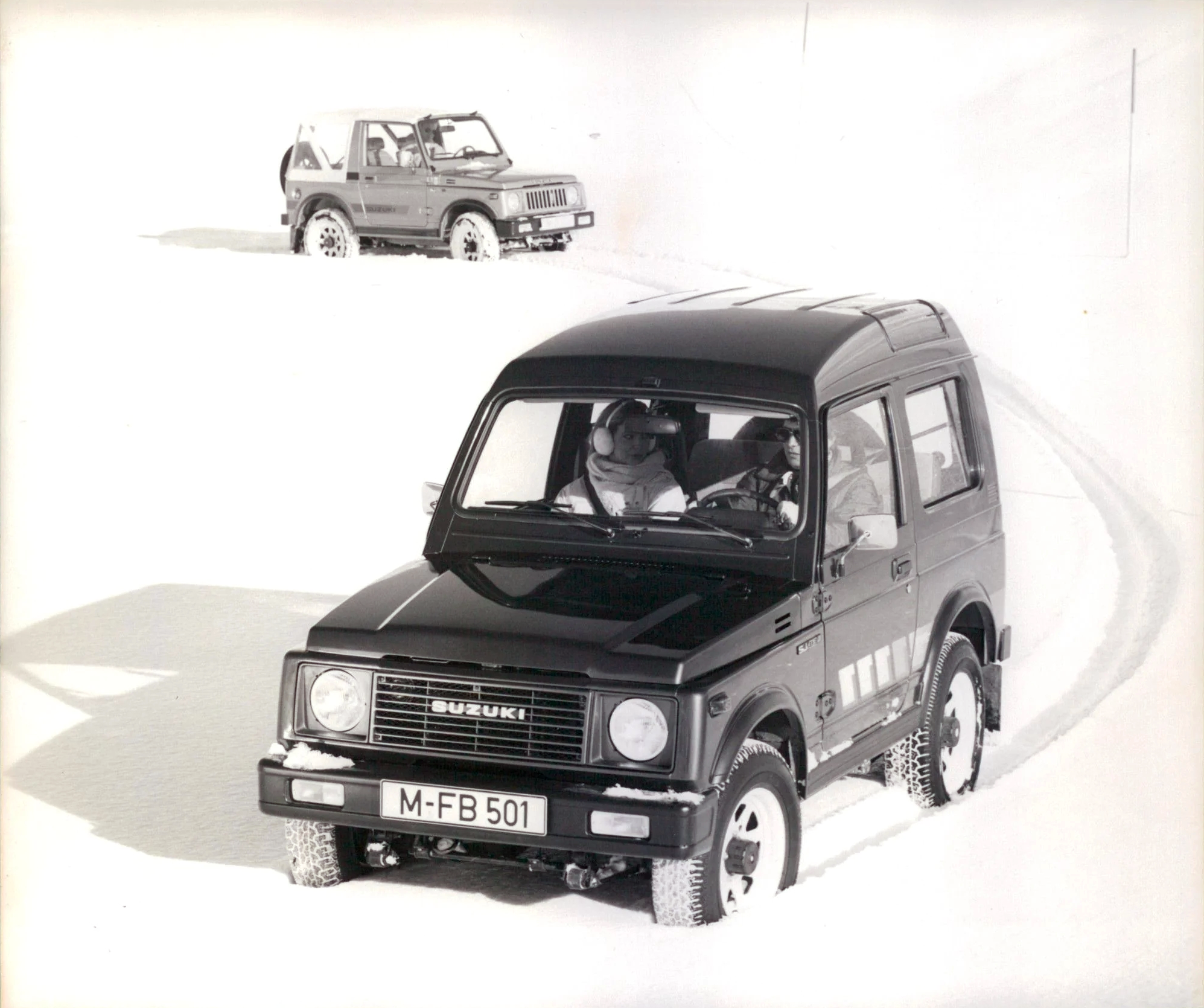 SJ413 High Roof M-FB 501 — движение по снегу