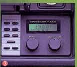 AM-приёмник JA11: дисплей с часами, кнопки слева и два нижних регулятора