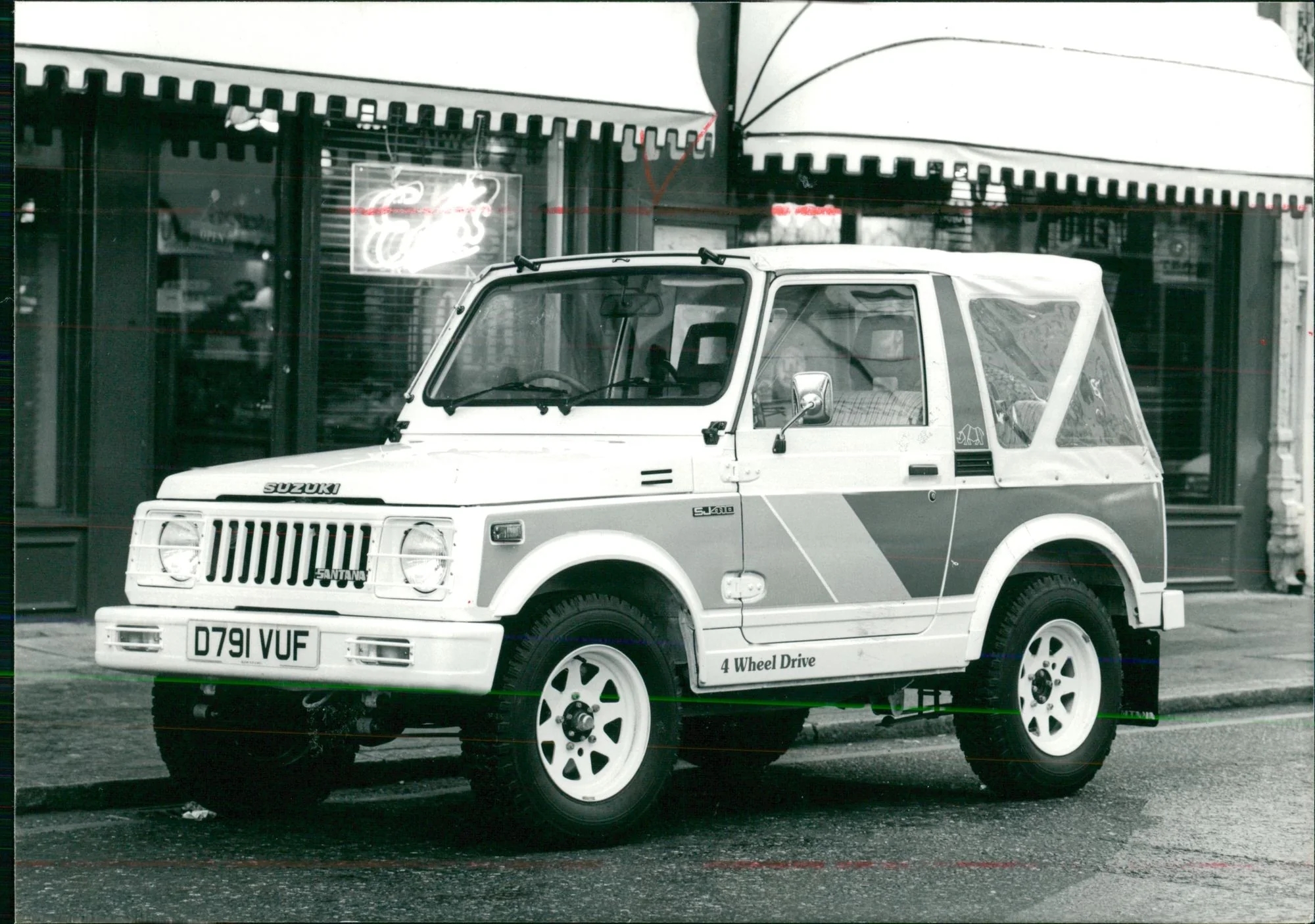 Santana SJ410 Soft Top с британским номером D791 VUF